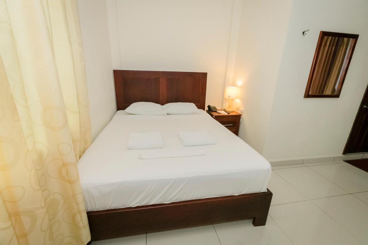 Hotel Mediterraneo Inn Santa Rosa de Lima ภายนอก รูปภาพ