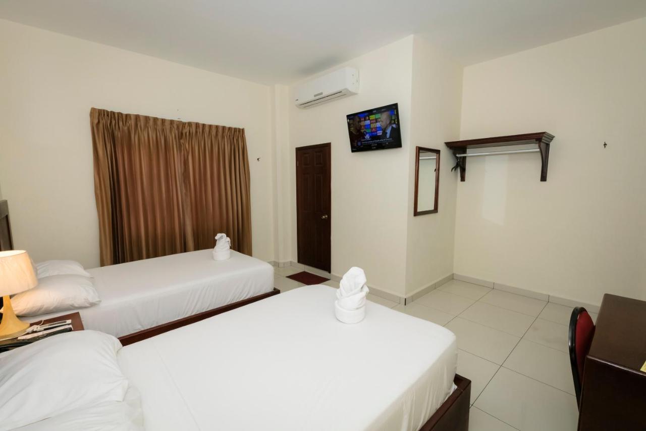 Hotel Mediterraneo Inn Santa Rosa de Lima ภายนอก รูปภาพ