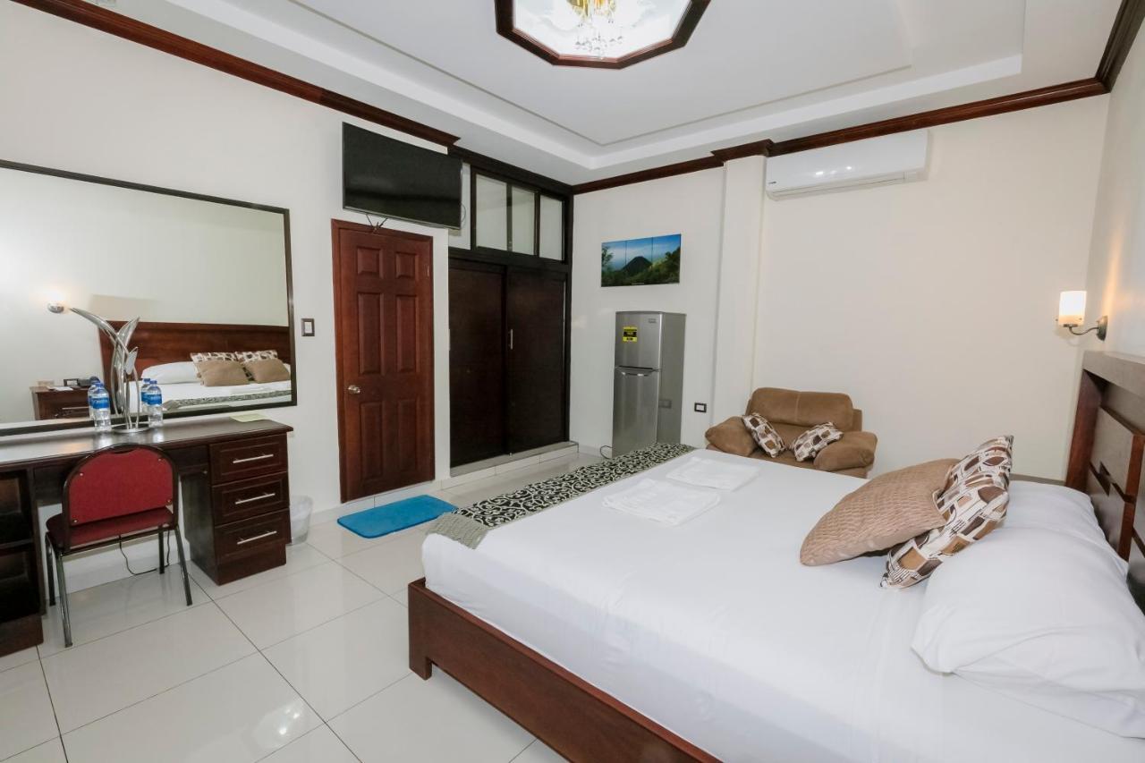 Hotel Mediterraneo Inn Santa Rosa de Lima ภายนอก รูปภาพ