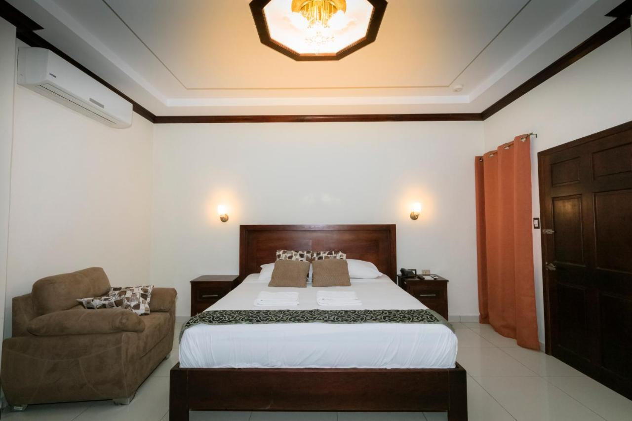Hotel Mediterraneo Inn Santa Rosa de Lima ภายนอก รูปภาพ