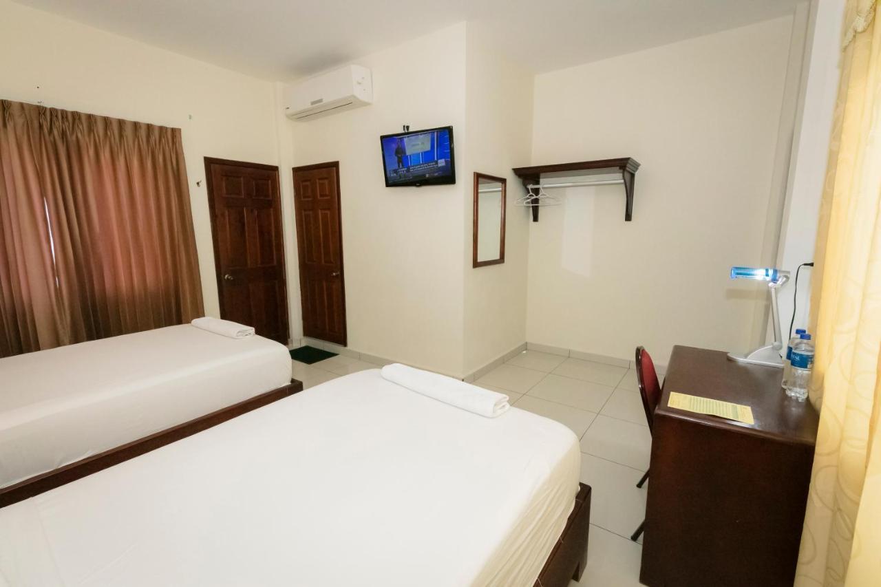 Hotel Mediterraneo Inn Santa Rosa de Lima ภายนอก รูปภาพ