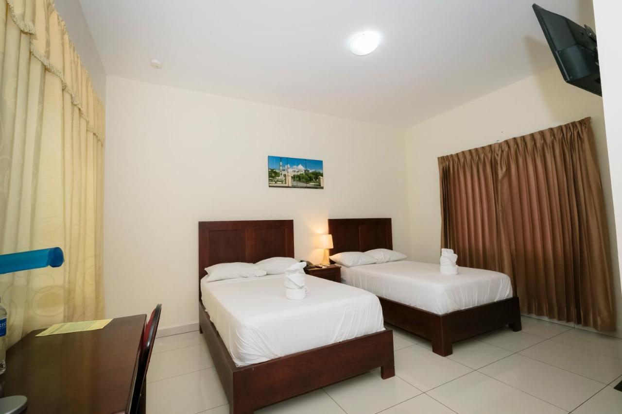 Hotel Mediterraneo Inn Santa Rosa de Lima ภายนอก รูปภาพ