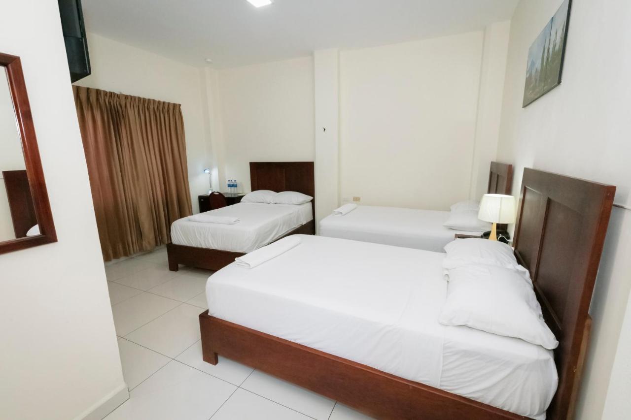 Hotel Mediterraneo Inn Santa Rosa de Lima ภายนอก รูปภาพ