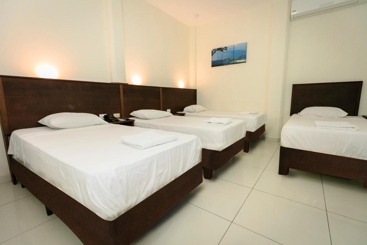 Hotel Mediterraneo Inn Santa Rosa de Lima ภายนอก รูปภาพ